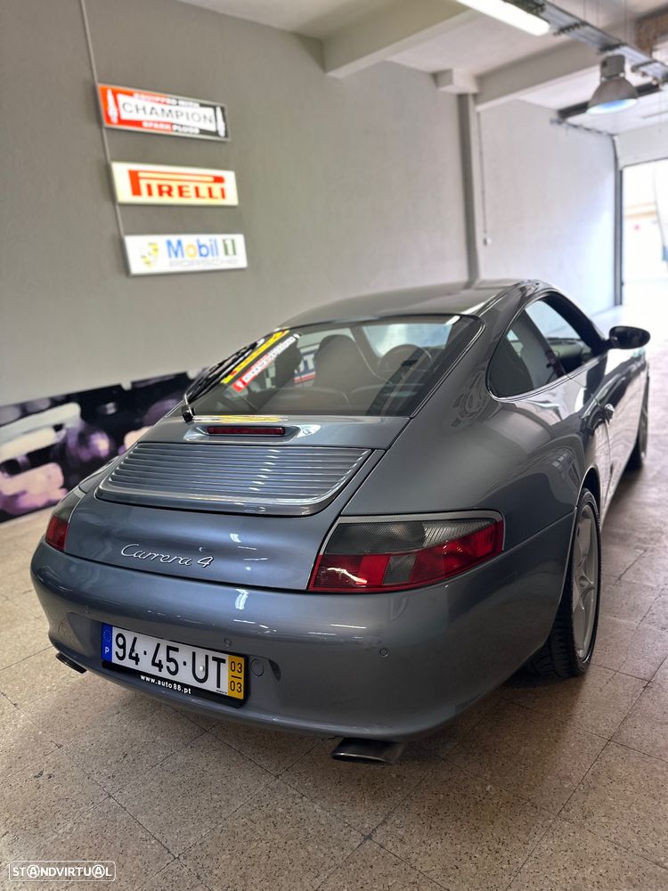 Porsche 911 (996) Carrera 4 - 20