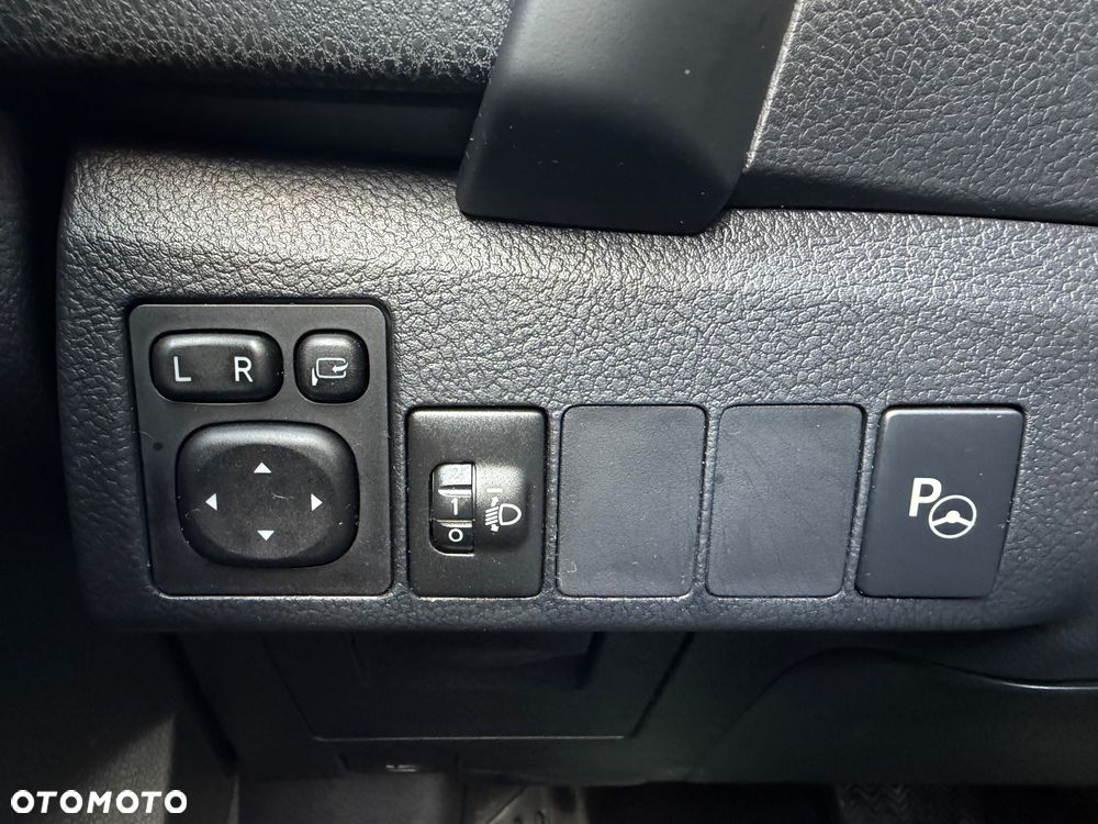 Toyota Auris 1.8 Executive - 10