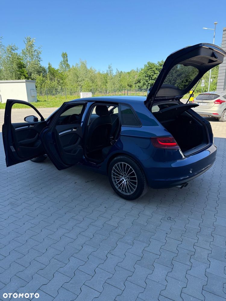 Audi A3 Sportback 2.0 TDI Ambiente - 12