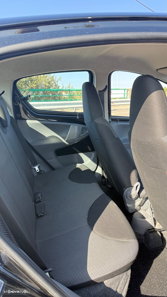 Toyota Aygo Standard - 13