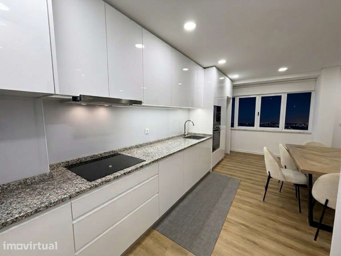 Apartamento T2 100% Remodelado (Pronto a Habitar)