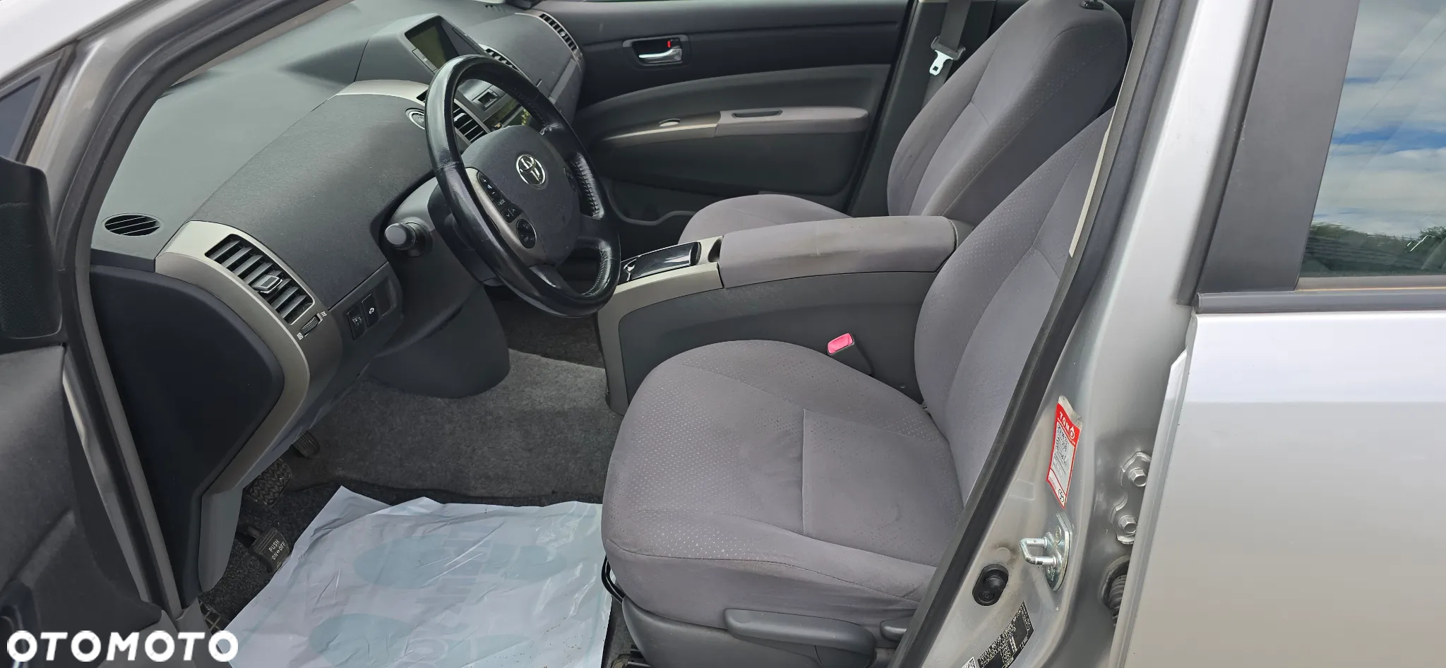Toyota Prius (Hybrid) Comfort - 36
