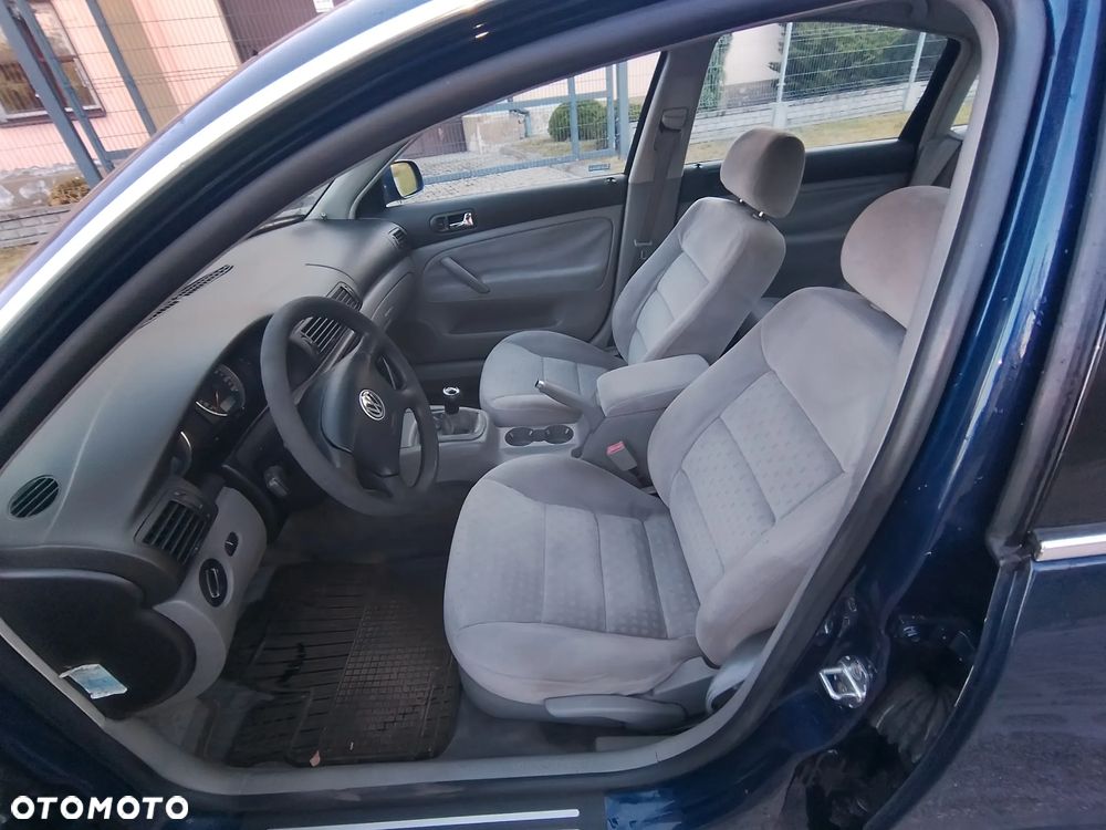 Volkswagen Passat 1.9 TDI Comfortline - 10