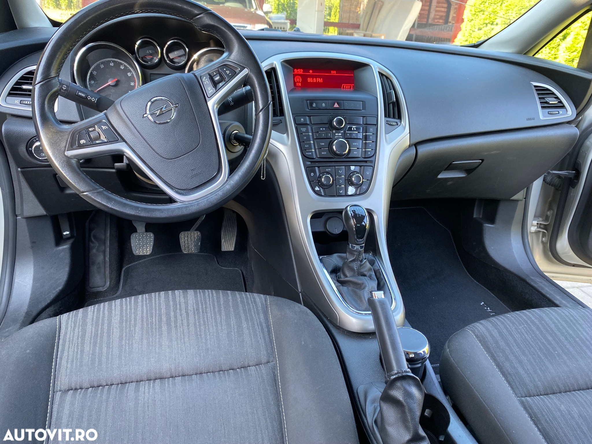 Opel Astra 1.6 Enjoy - 8
