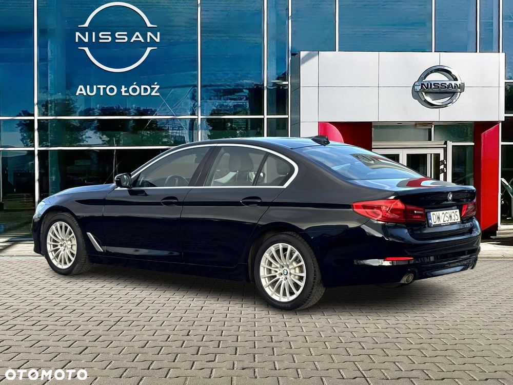 BMW Seria 5 530i GPF xDrive Sport Line sport - 3