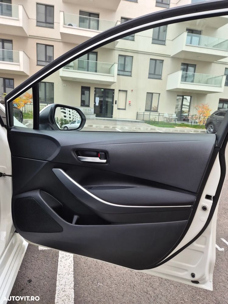 Toyota Corolla 1.8 HSD Dynamic - 27