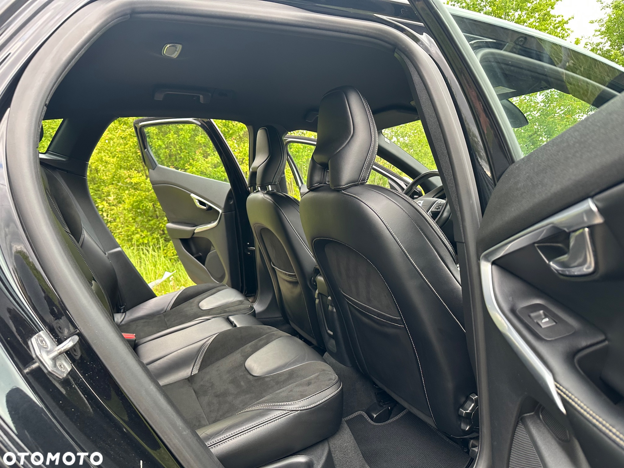 Volvo V40 D4 Drive-E R-Design Momentum - 13