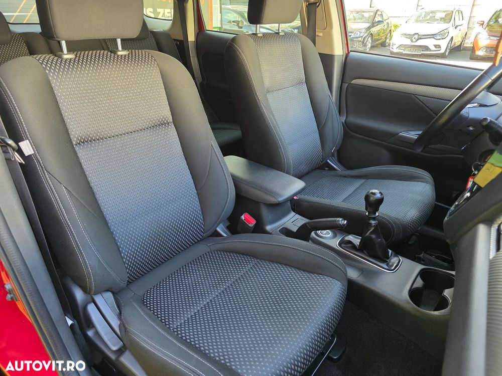 Mitsubishi Outlander 2.2 Litre DI-D AWD Intense - 14