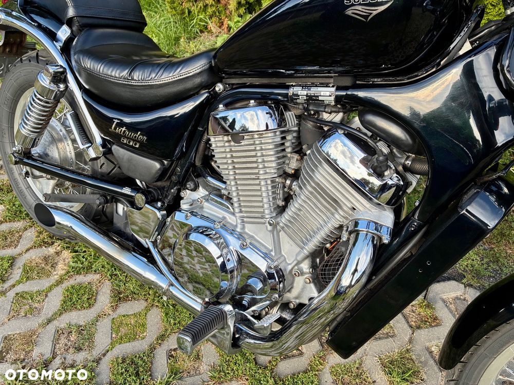 Suzuki Intruder - 8