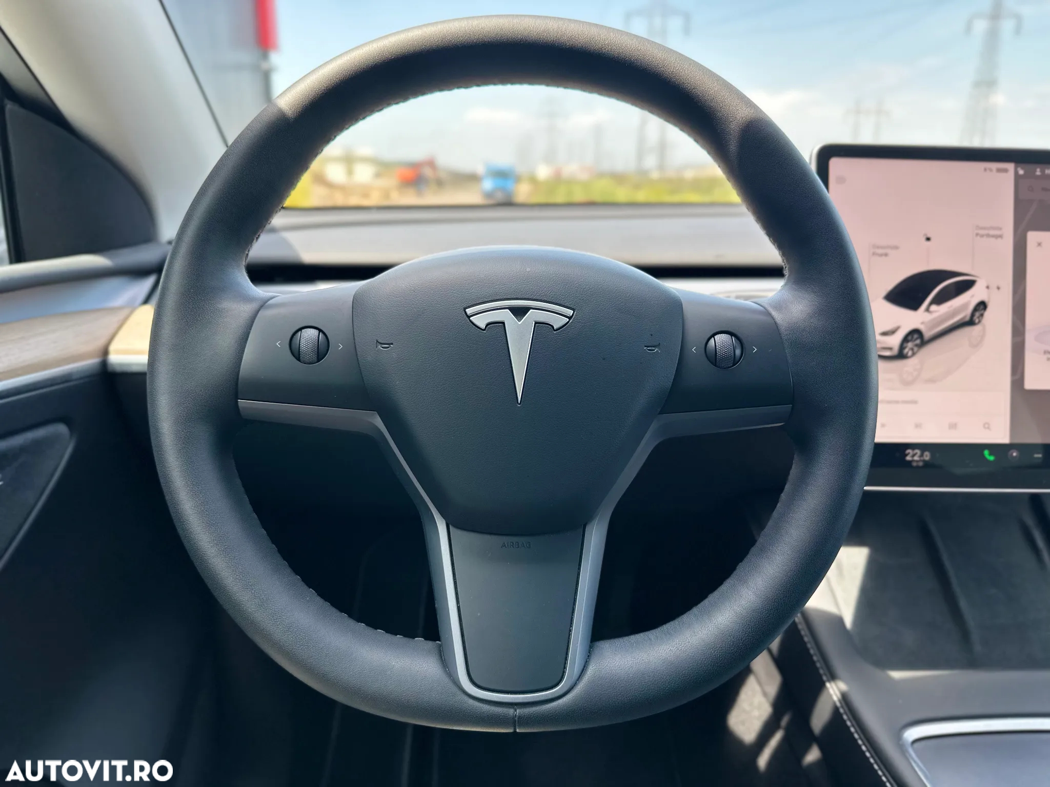Tesla Model Y Long Range Dual Motor AWD - 18