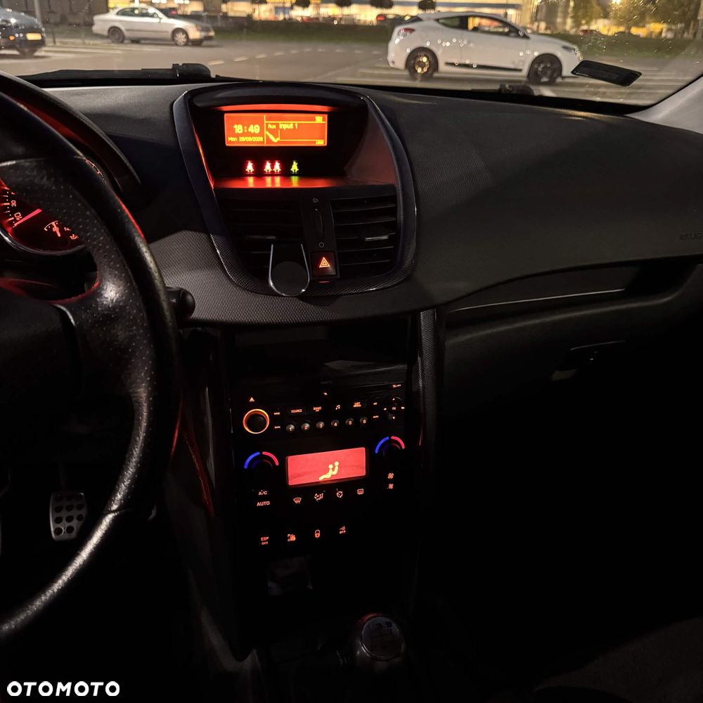 Peugeot 207 - 7