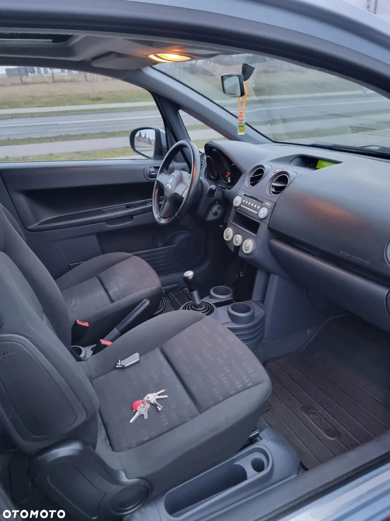 Mitsubishi Colt - 5