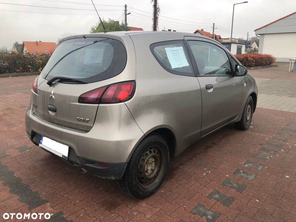 Mitsubishi Colt - 4