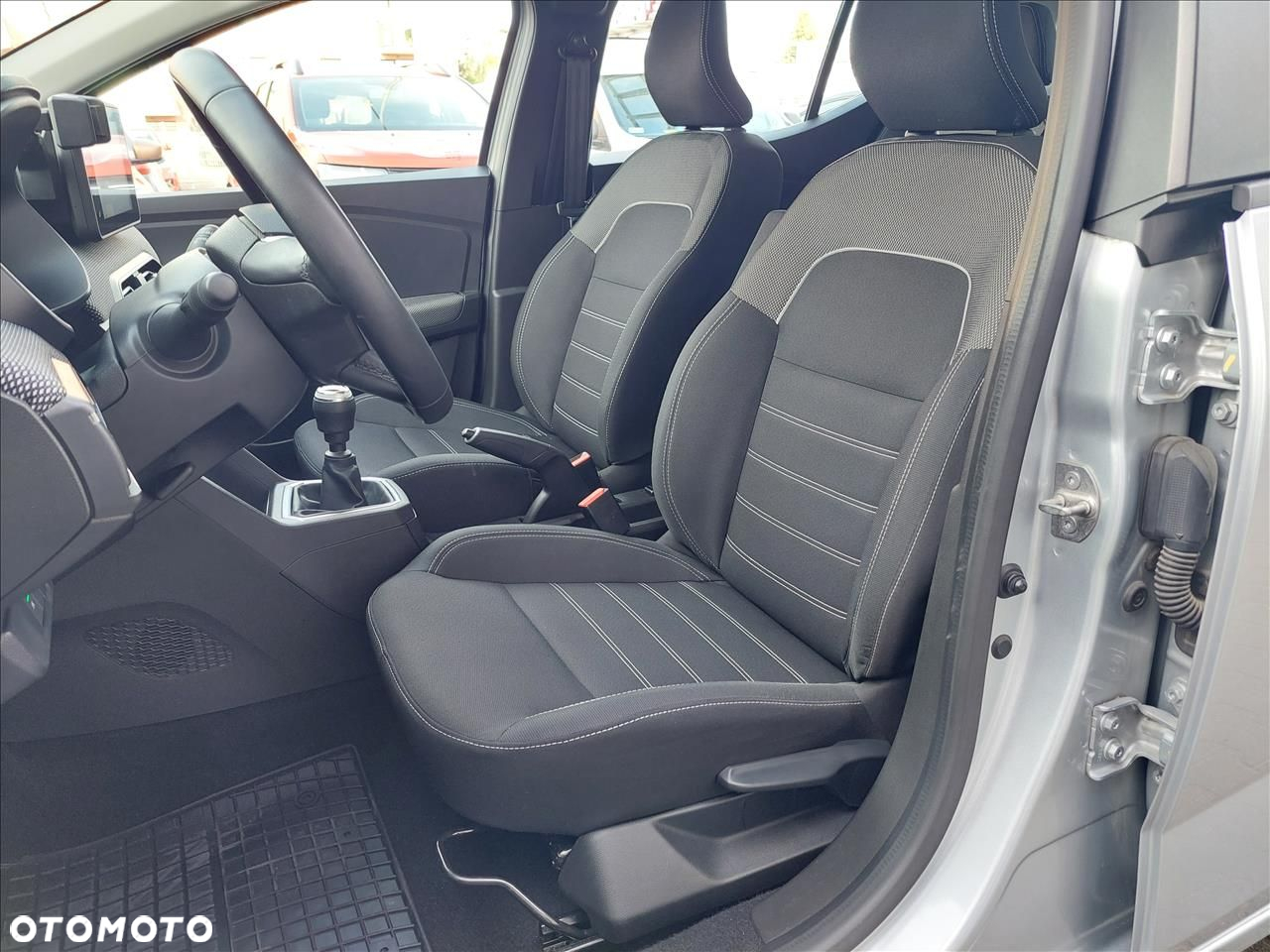 Dacia Sandero - 5