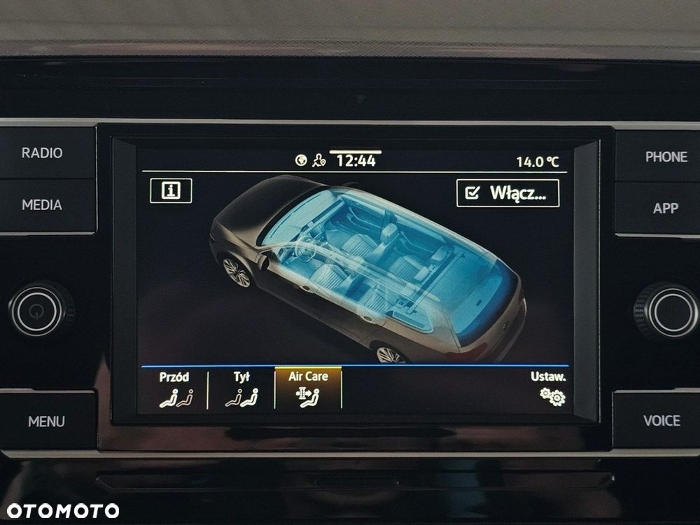 Volkswagen Passat - 24