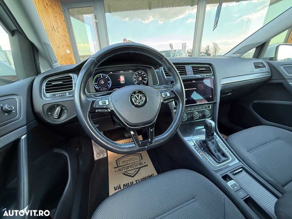 Volkswagen e-Golf - 23