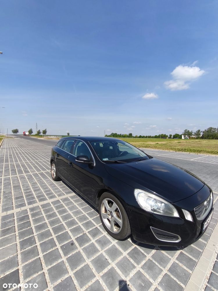 Volvo V60 D3 Summum - 2