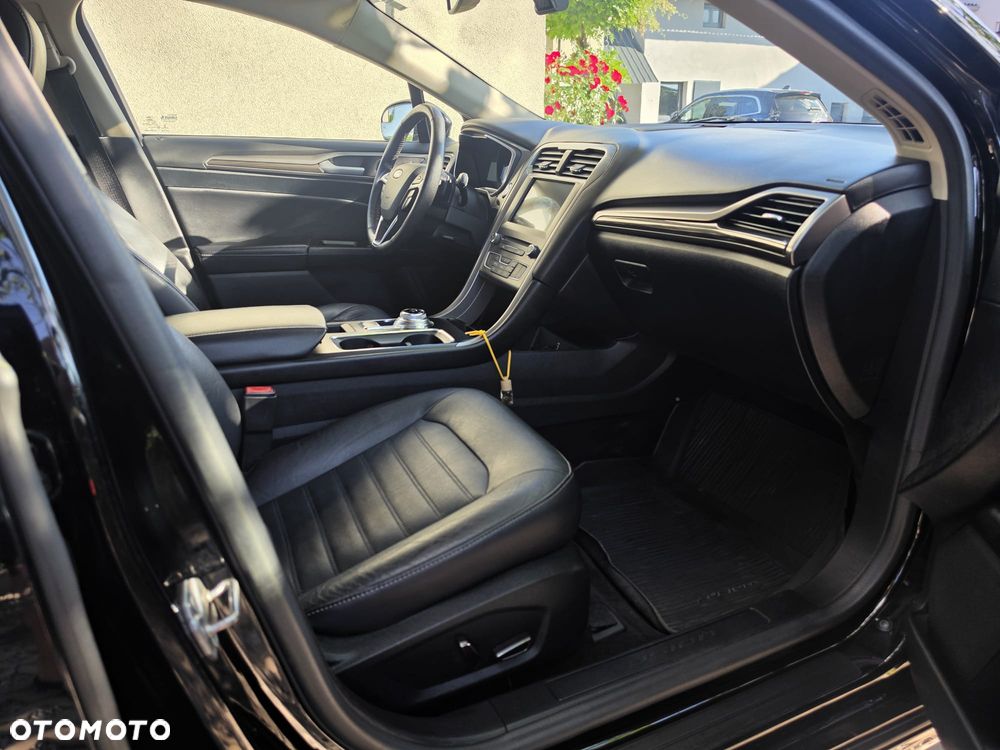 Ford Fusion - 8