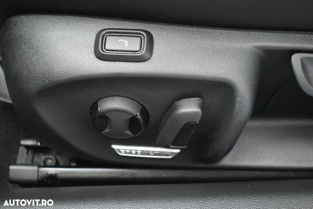 Volkswagen Passat 1.5 eTSI DSG MHEV Business - 13