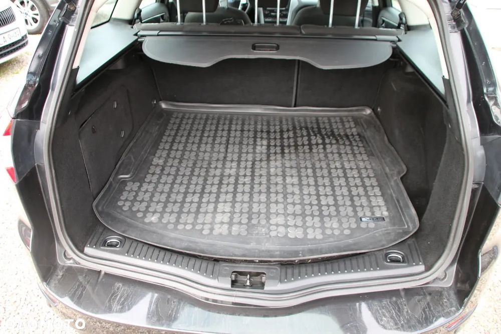 Ford Mondeo 2.0 TDCi Titanium - 16