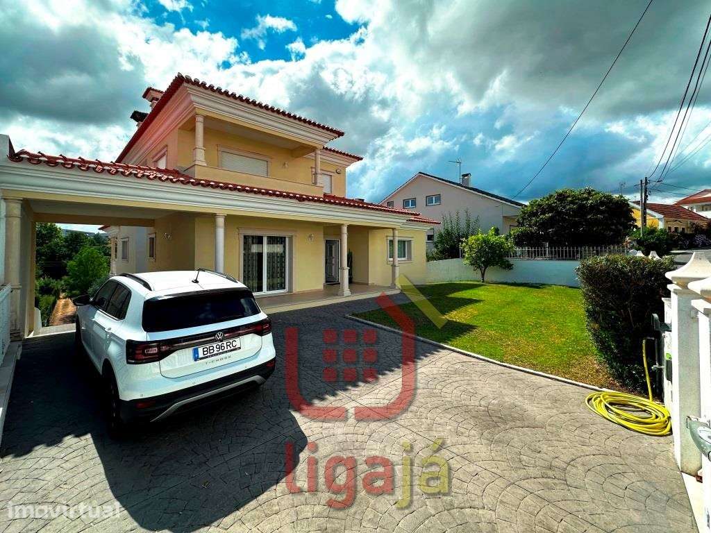 Moradia T5 de Excelência em Ourém! - Grande imagem: 2/60