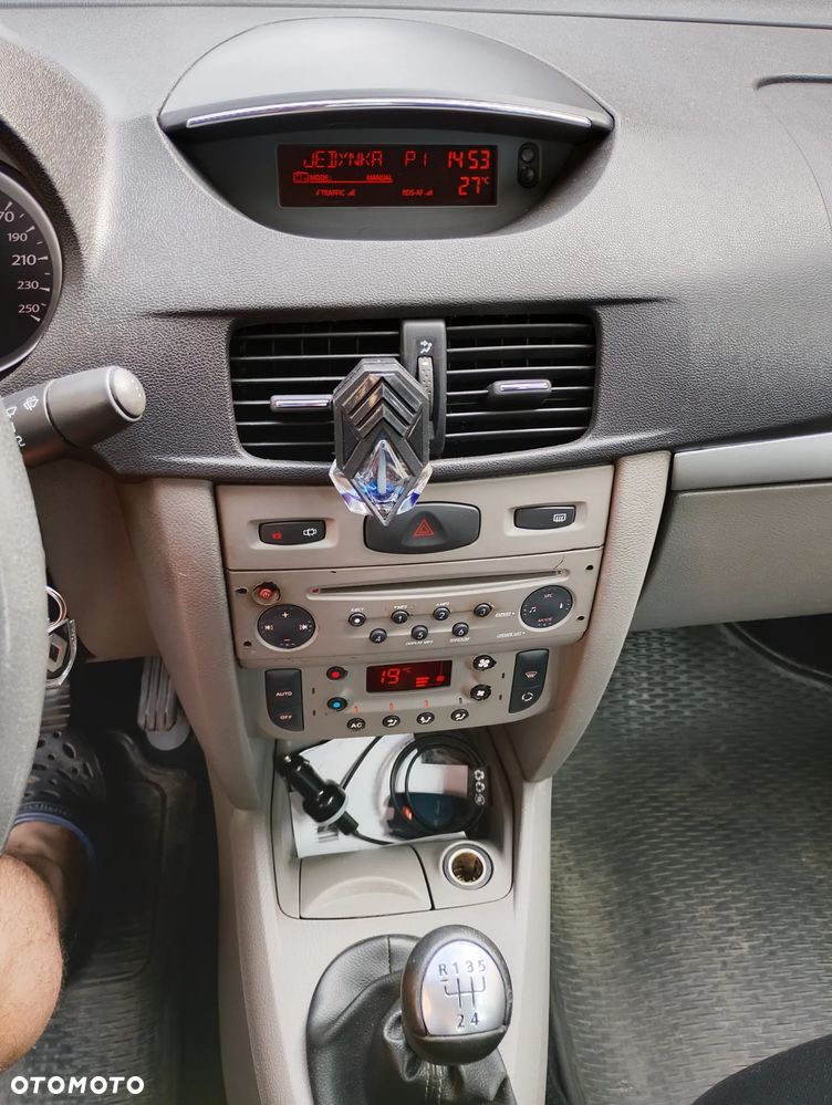 Renault Thalia 1.2 16V All Inclusive Euro5 - 8