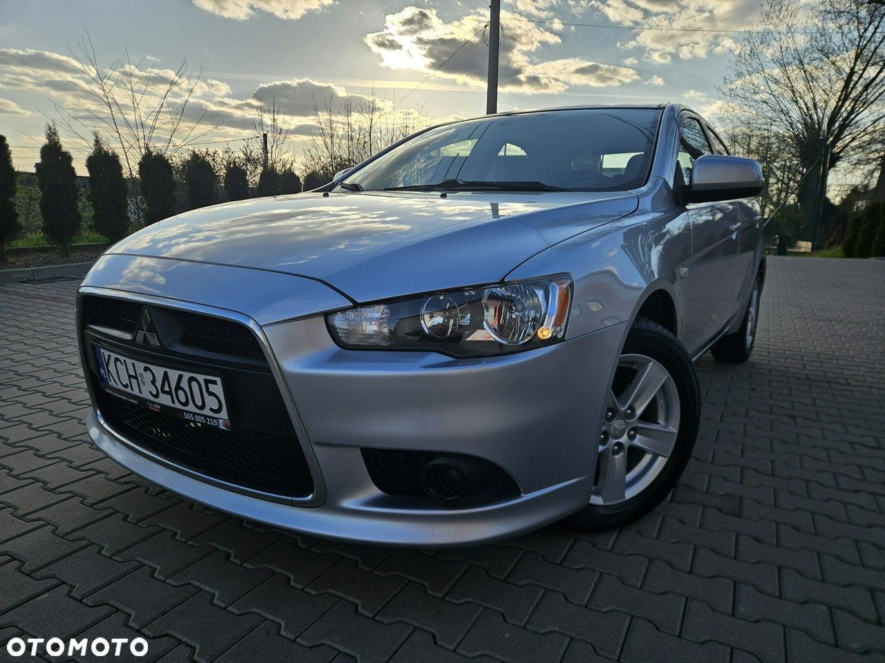 Mitsubishi Lancer 1.5 Inform - 2