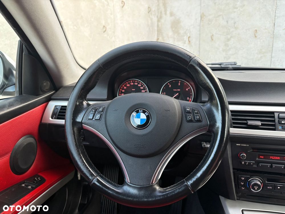 BMW Seria 3 320d DPF M Sport Edition - 15
