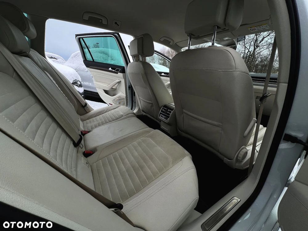Volkswagen Passat 2.0 TDI SCR DSG Highline - 17