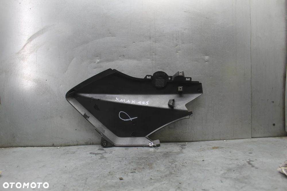 Yamaha Xmax X max 125 14-17 r Bok boczek owiewka prawa obudowa osłona - 2