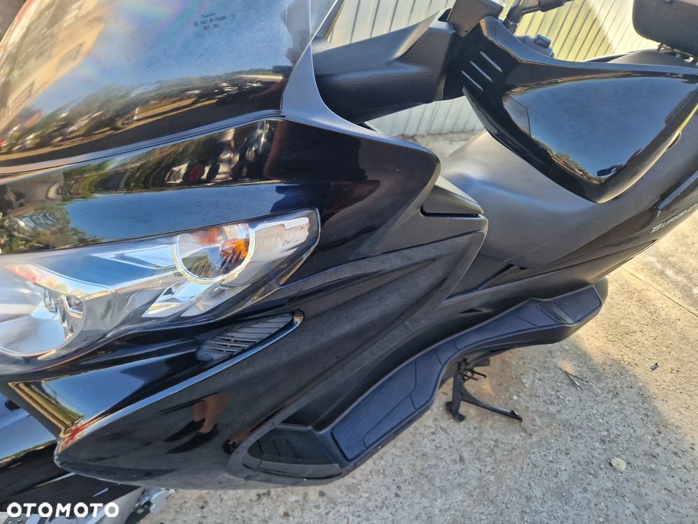 Suzuki Burgman - 34