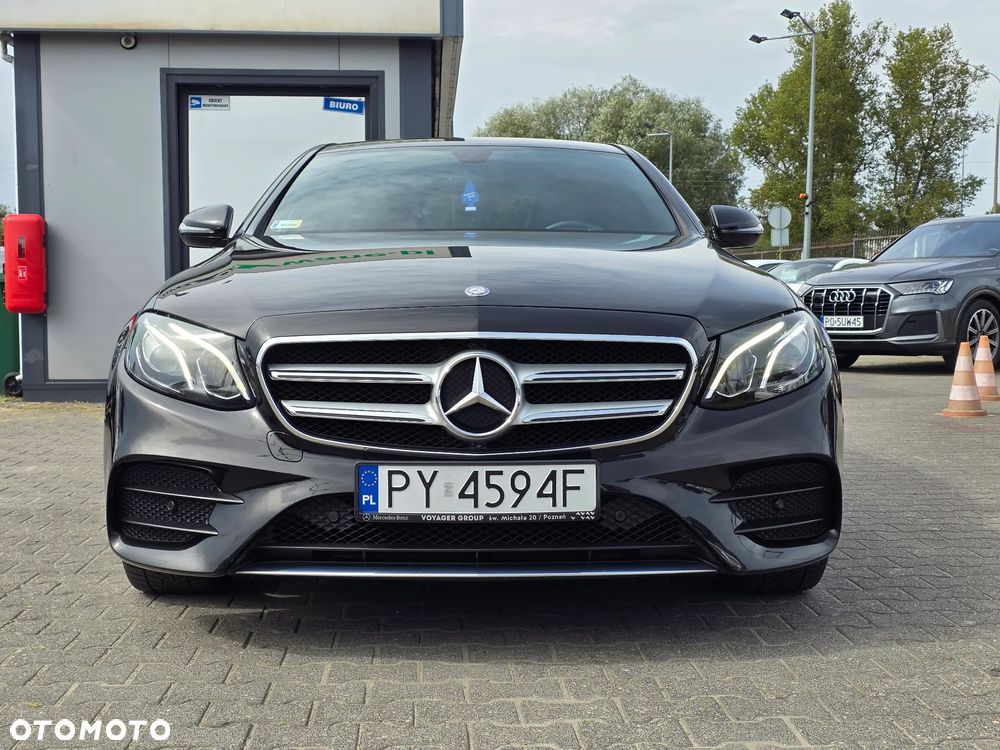 Mercedes-Benz Klasa E 200 4Matic 9G-TRONIC AMG Line - 2