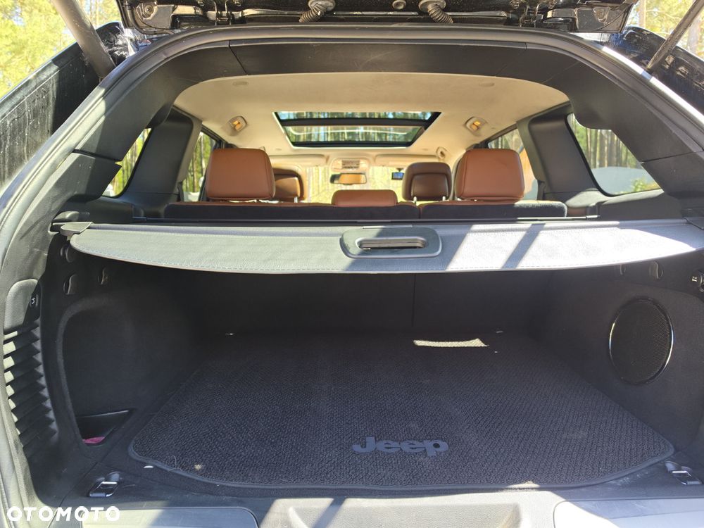 Jeep Grand Cherokee 5.7 V8 HEMI Summit - 16