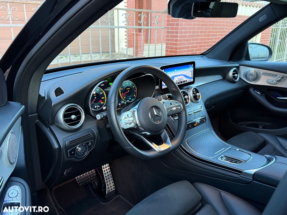 Mercedes-Benz GLC 300 4MATIC 9G-TRONIC AMG Line Plus - 13