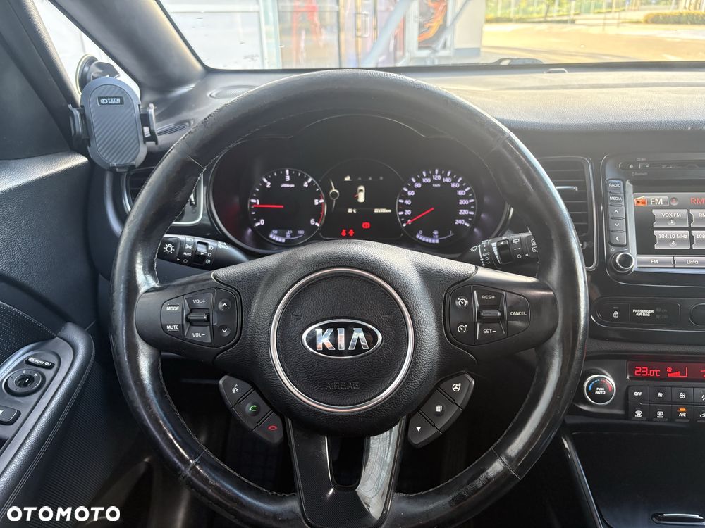 Kia Carens - 2