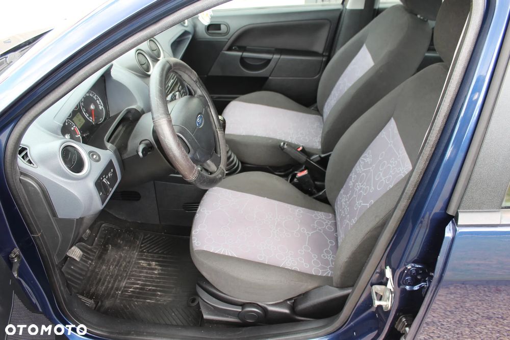Ford Fiesta 1.3 - 8