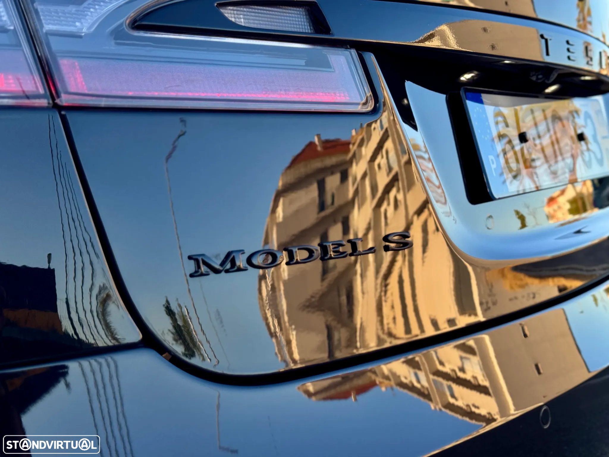 Tesla Model S - 14