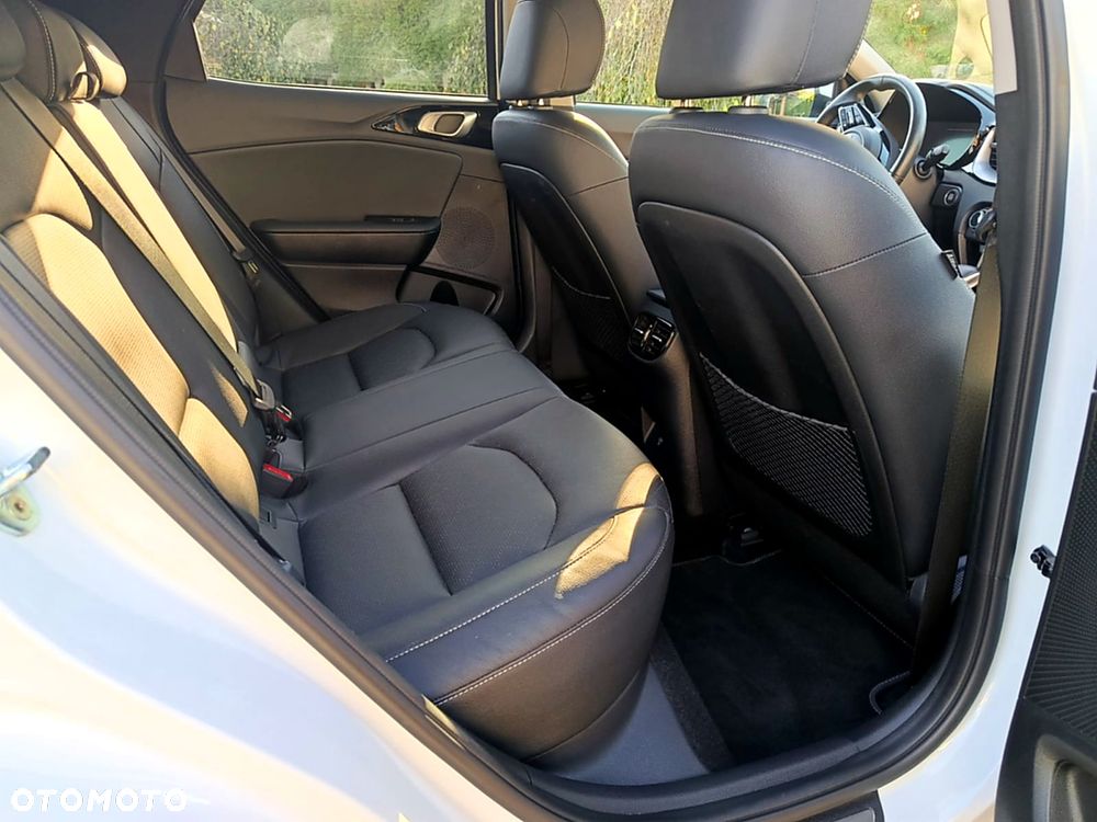 Kia XCeed 1.6 T-GDI OPF DCT7 PLATINUM - 21