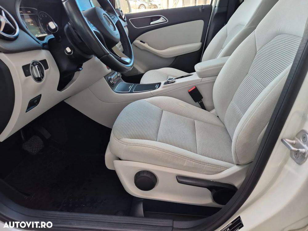 Mercedes-Benz B 180 - 11