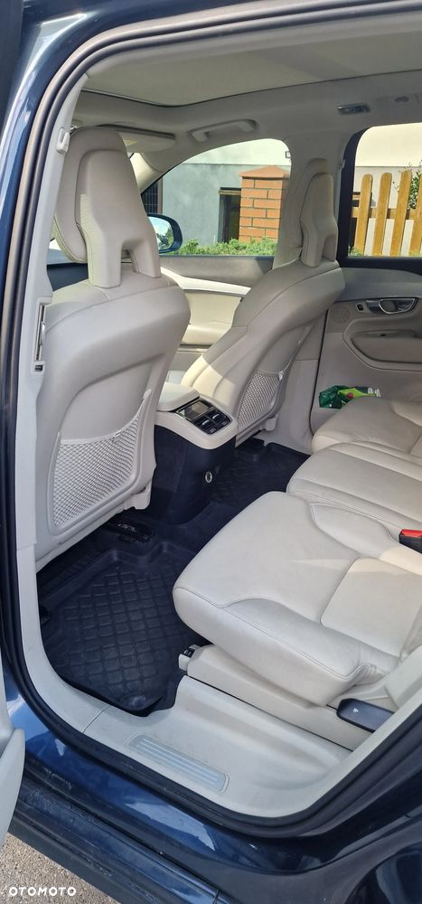 Volvo XC 90 - 7