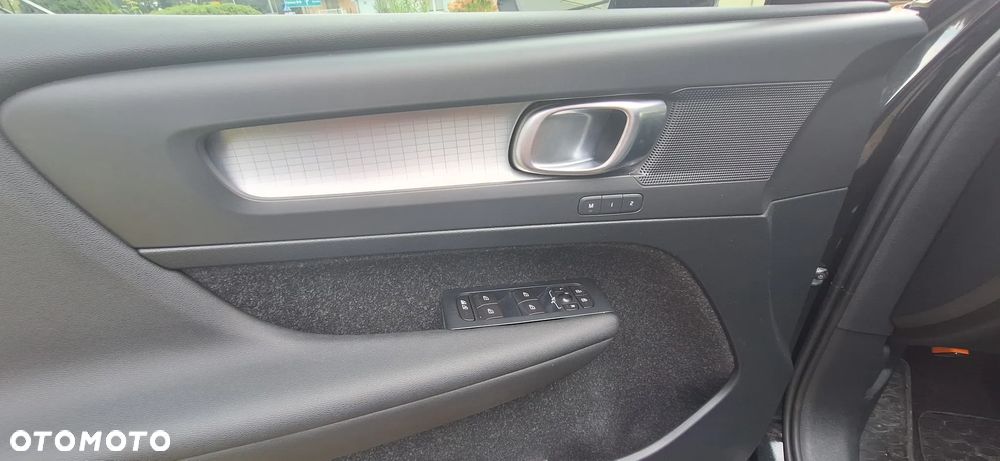 Volvo XC 40 T5 AWD Geartronic Momentum Pro - 14