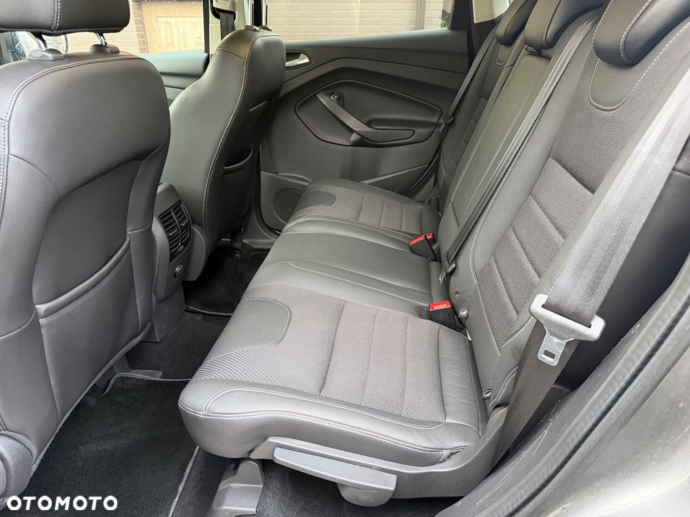 Ford Kuga - 37