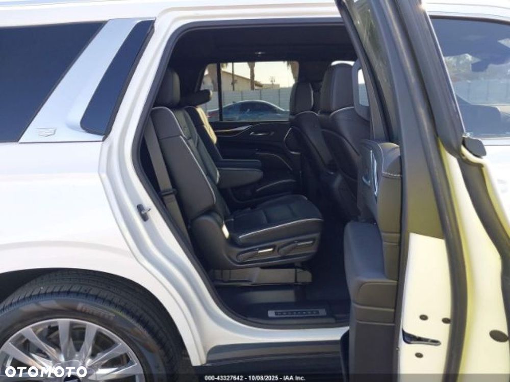 Cadillac Escalade - 10