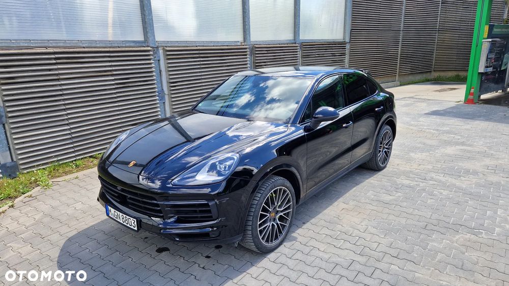 Porsche Cayenne - 1