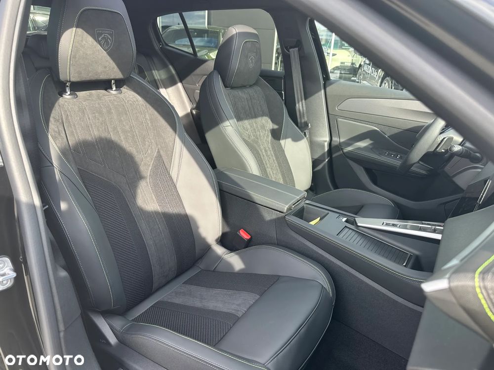 Peugeot 408 1.2 PureTech mHEV GT Exclusive S&S e-DCS6 - 28