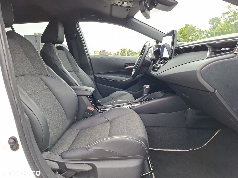 Toyota Corolla 1.8 Hybrid Style - 18