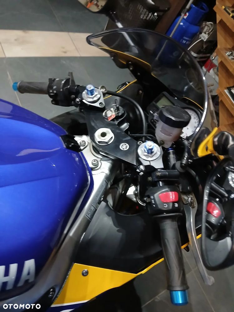 Yamaha R6 - 4