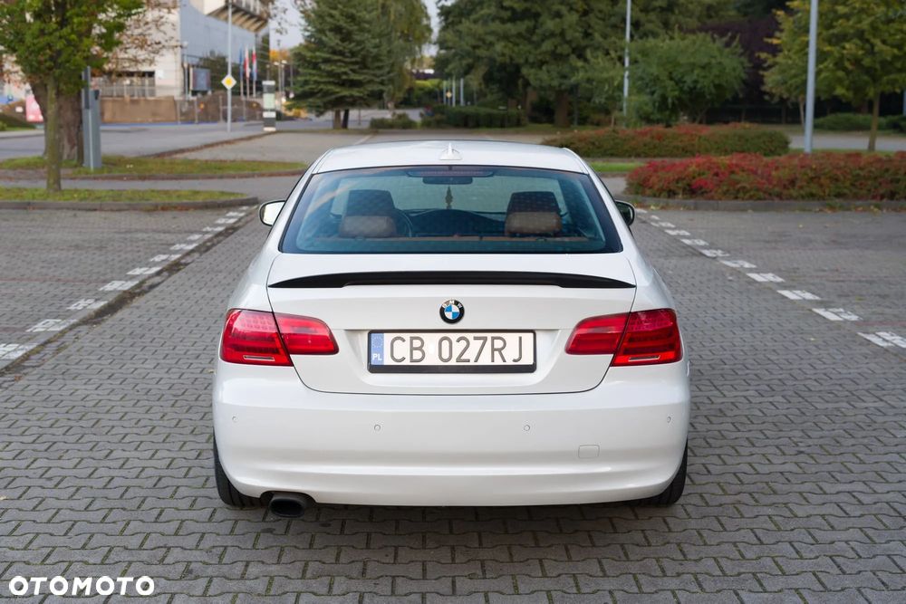 BMW Seria 3 320i - 6
