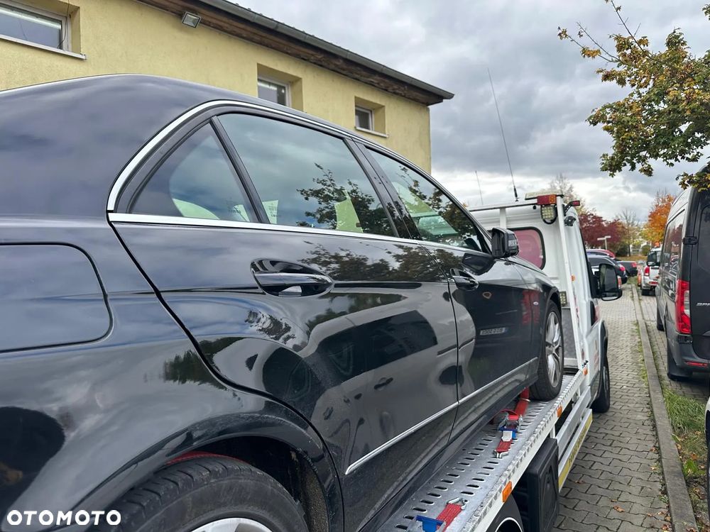 Mercedes-Benz Klasa E 250 CGI BlueEFFICIENCY Automatik Avantgarde - 23