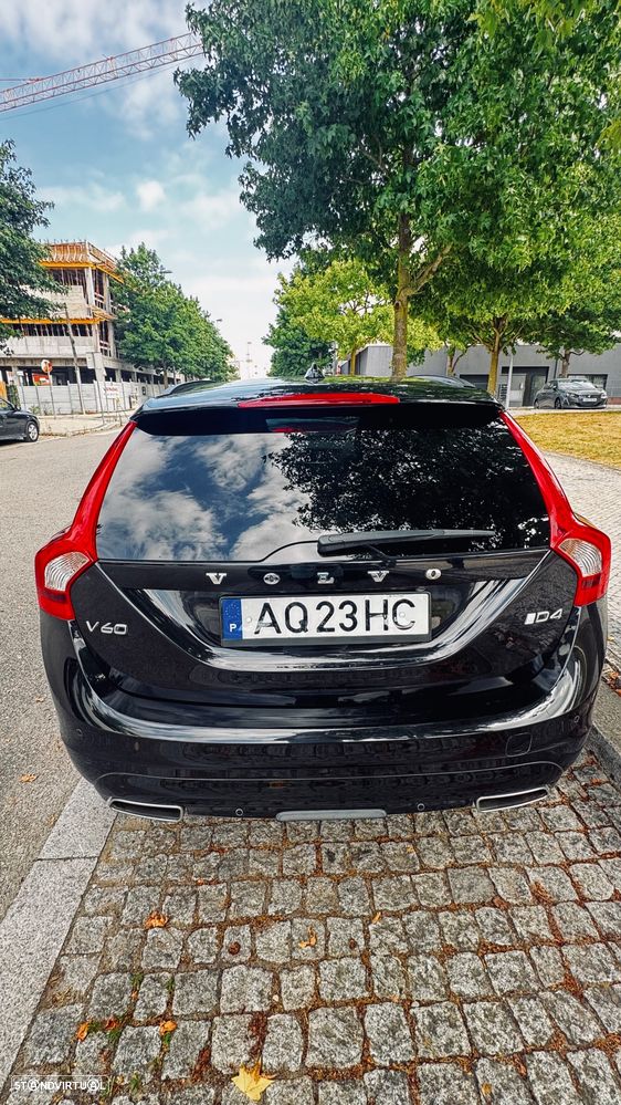 Volvo V60 D4 Geartronic Black Line - 2